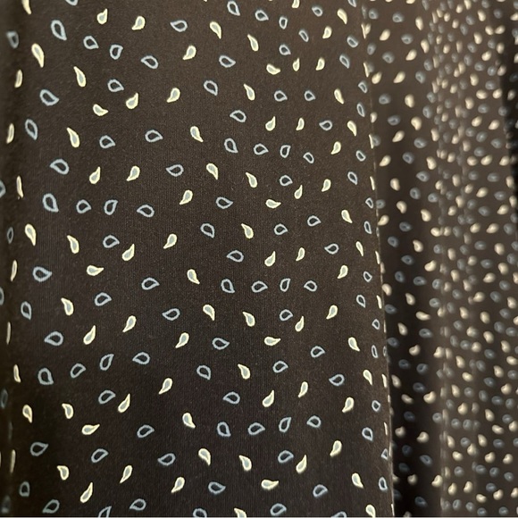 ROUNDTREE & YORKE
PERFORMANCE
WORK PLAY
PERFORM - Picture 3 of 6